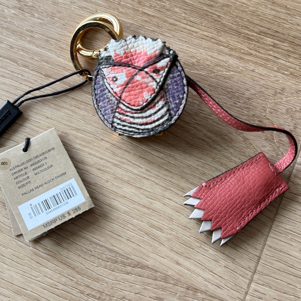 NWT Burberry Pallas Head Lock Charm Keychain - Picture 6 of 6